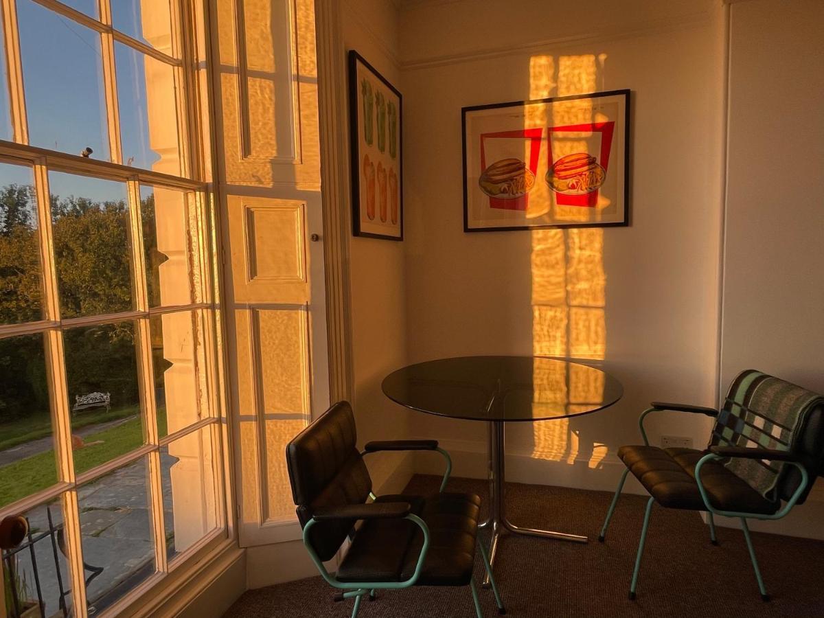 Paramount Apartments Ilfracombe, Arty Seaside Holiday Apartments 外观 照片