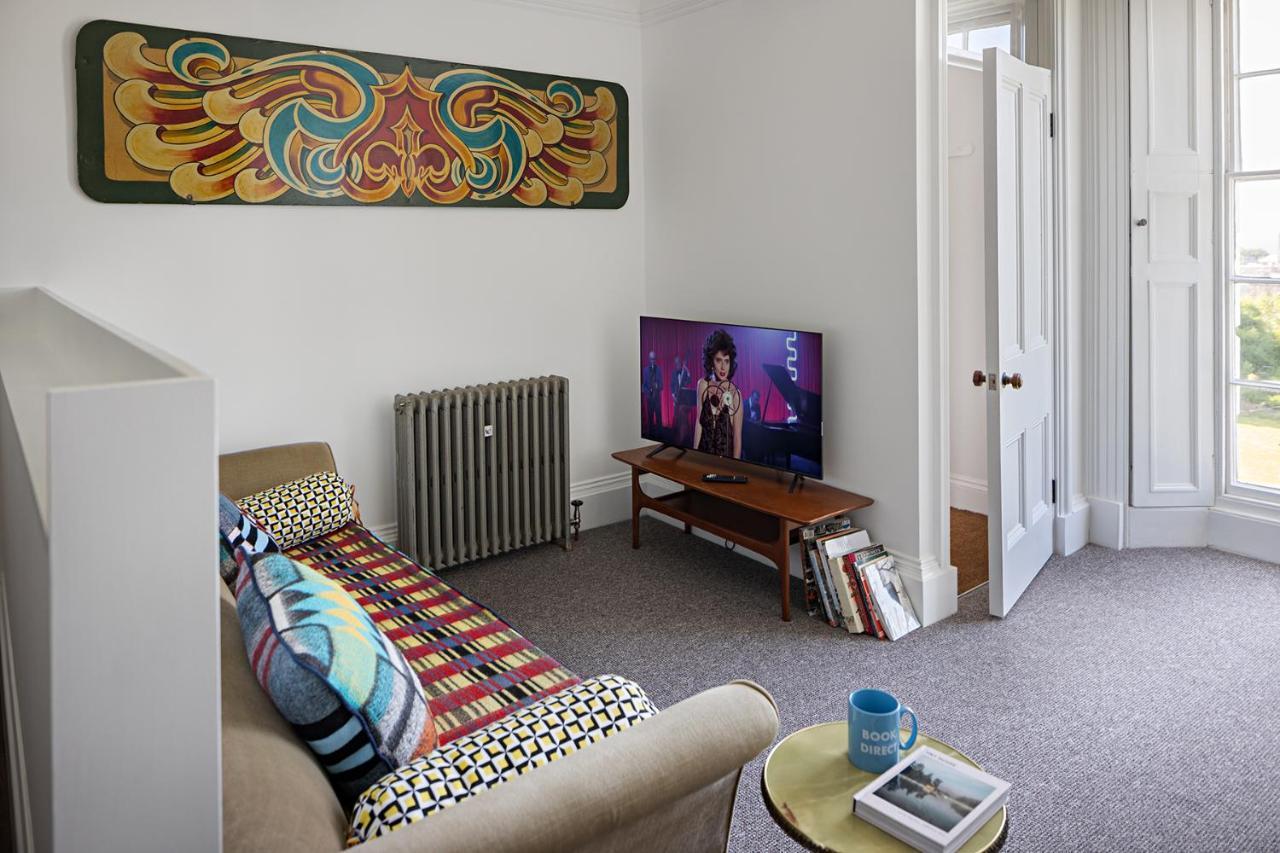 Paramount Apartments Ilfracombe, Arty Seaside Holiday Apartments 外观 照片