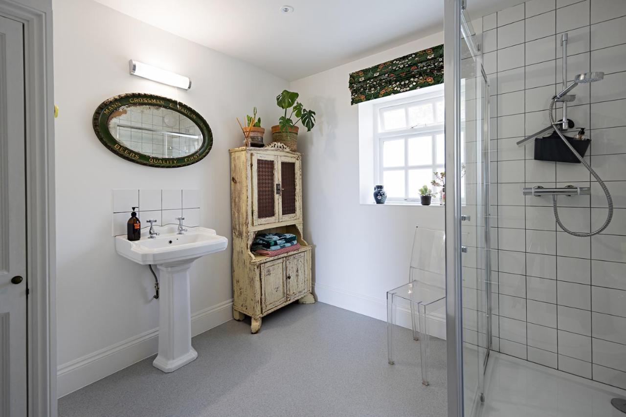 Paramount Apartments Ilfracombe, Arty Seaside Holiday Apartments 外观 照片