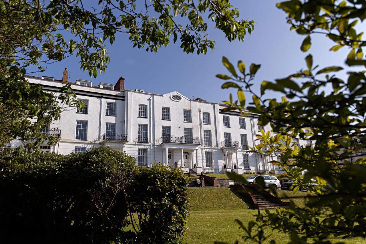 Paramount Apartments Ilfracombe, Arty Seaside Holiday Apartments 外观 照片