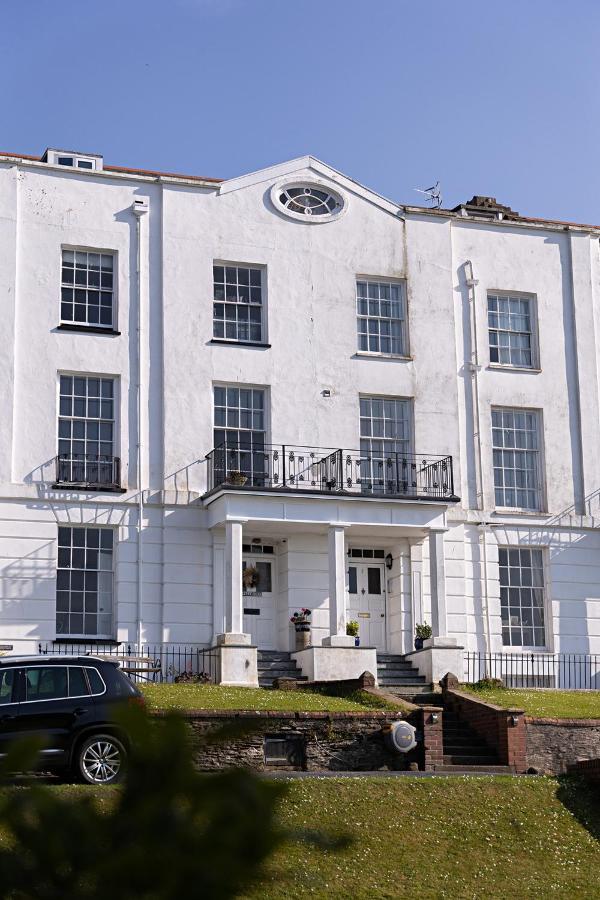 Paramount Apartments Ilfracombe, Arty Seaside Holiday Apartments 外观 照片