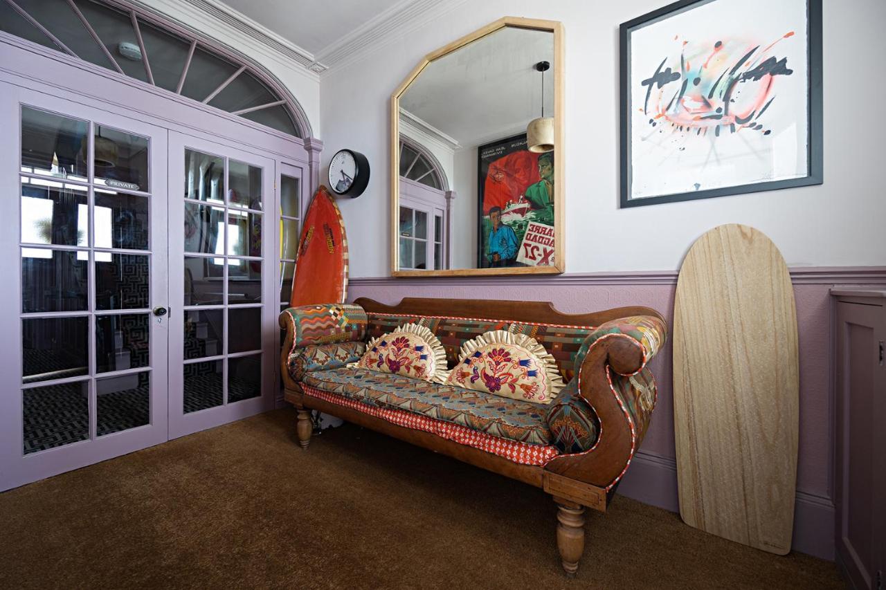 Paramount Apartments Ilfracombe, Arty Seaside Holiday Apartments 外观 照片