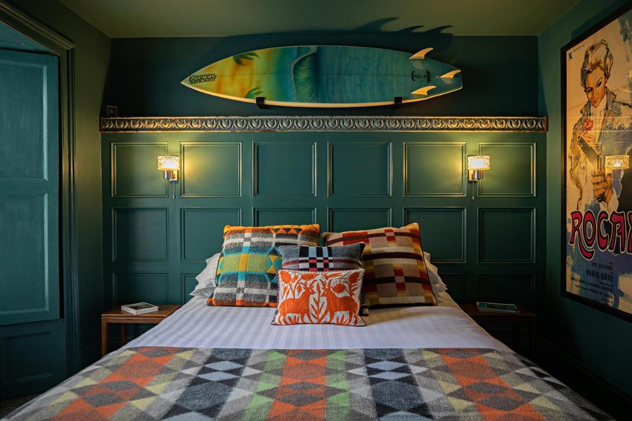 Paramount Apartments Ilfracombe, Arty Seaside Holiday Apartments 外观 照片